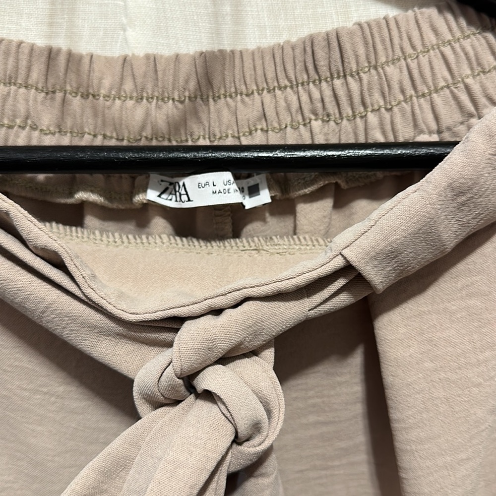 Beige pants - Picture 2 of 4